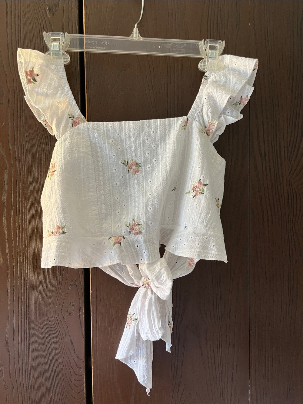 Kirious Los Ángeles women’s eyelet, backless crop top. Size XS.